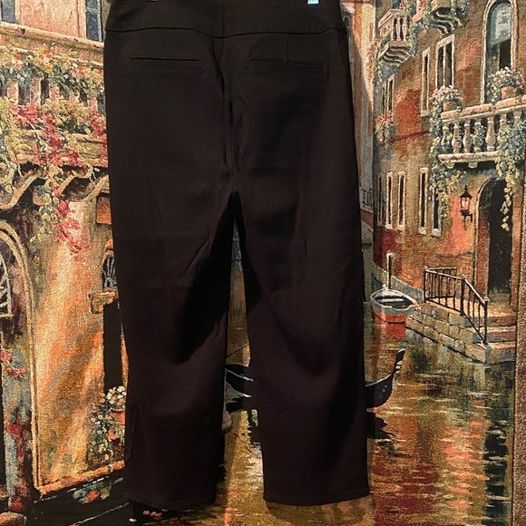 Dillard’s Brand Westbound Black Cropped Pants - Picture 4 of 5